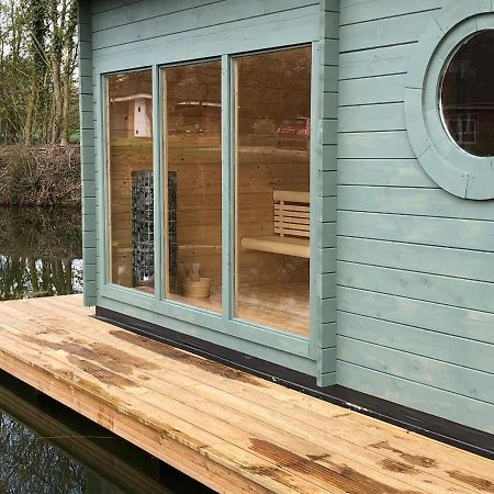 The Kestrel Shepherd Hut, Whitehouse Farm 斯托马基特 外观 照片