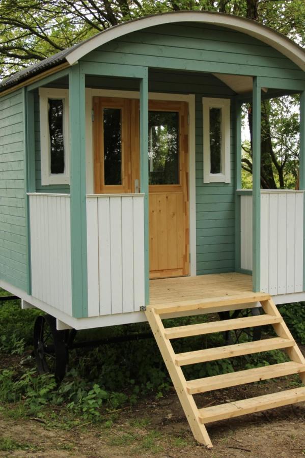 The Kestrel Shepherd Hut, Whitehouse Farm 斯托马基特 外观 照片