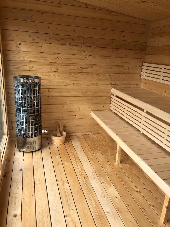 The Kestrel Shepherd Hut, Whitehouse Farm 斯托马基特 外观 照片